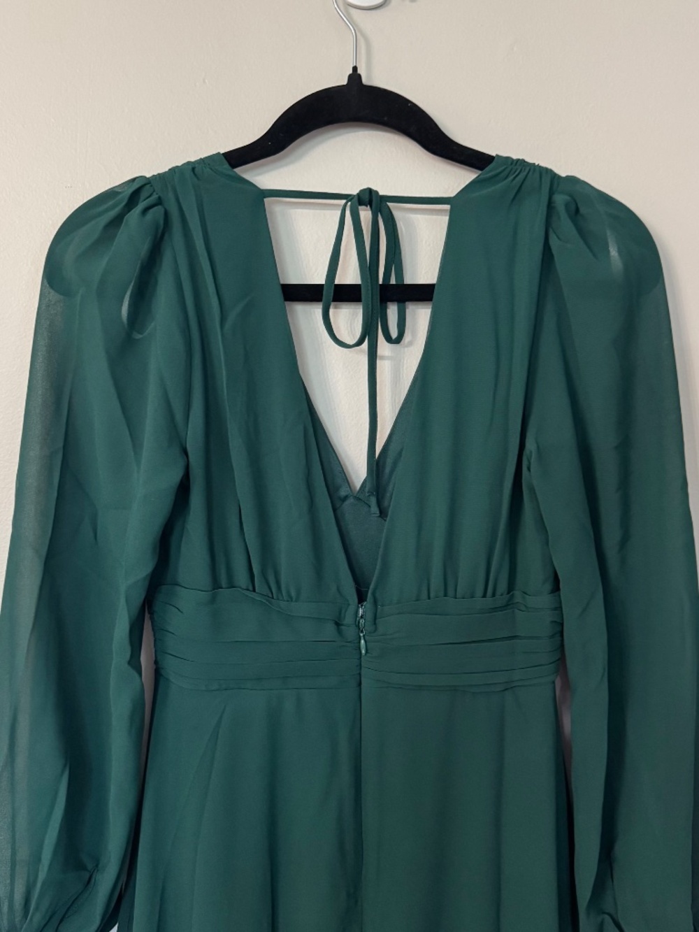 Lulus Women's Deep Green Long Sheer Sleeve V-Neck Peep Leg Maxi Dress Sz XS NWT - Picture 8 of 12